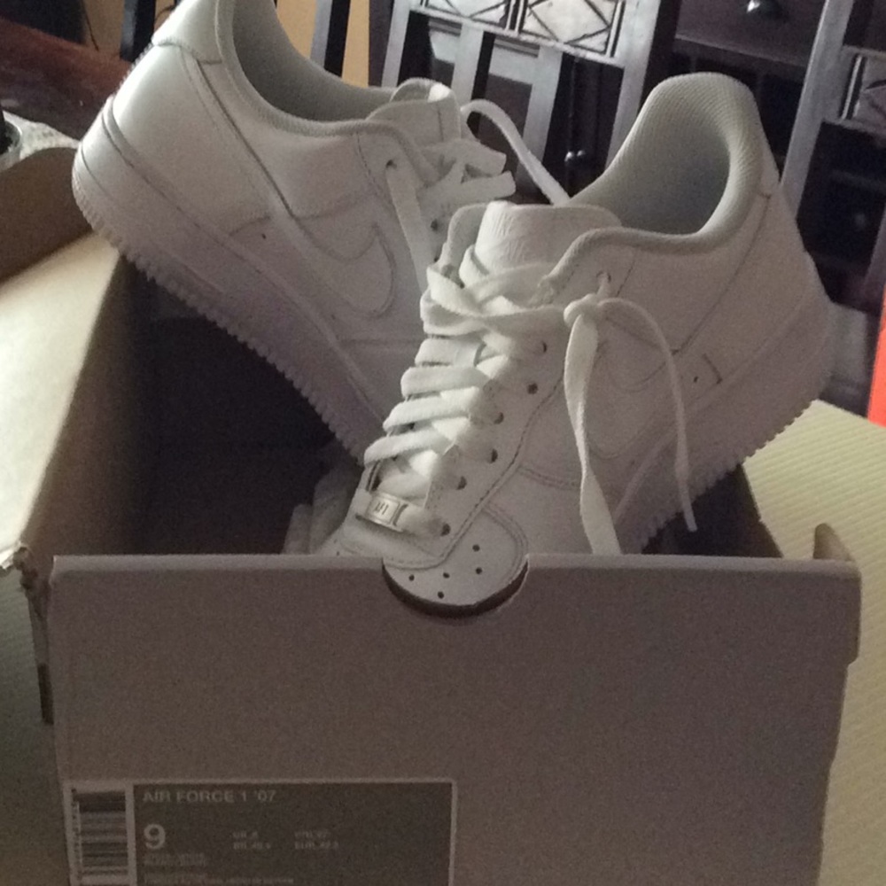 Nike Air Force 1 Low Top - 1x worn. Like new. Sz.9